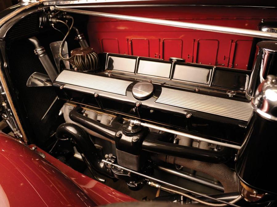  Cadillac Series 452 V16 Convertible Coupe by Fleetwood 1930 года  (фото 13 из 21)